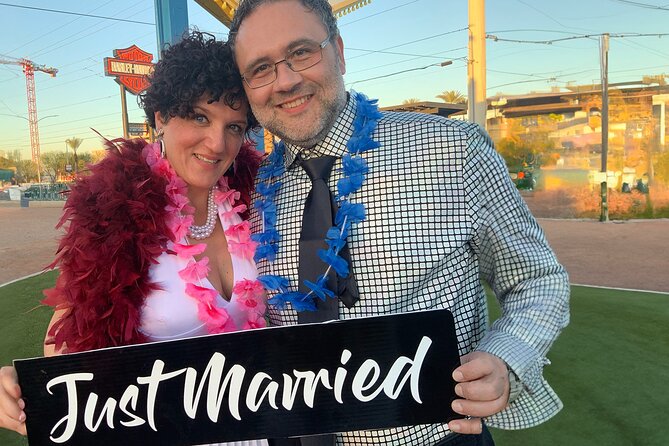 Get Married: Elvis Wedding + Las Vegas Sign + Photography - Experience Details and Reviews