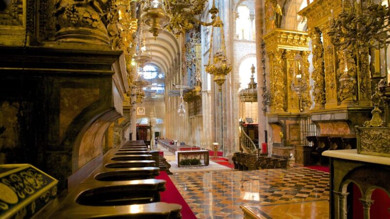 Get to Know Santiago in 4 Hours: Its Cathedral, Portico and Historic Center. - Key Points