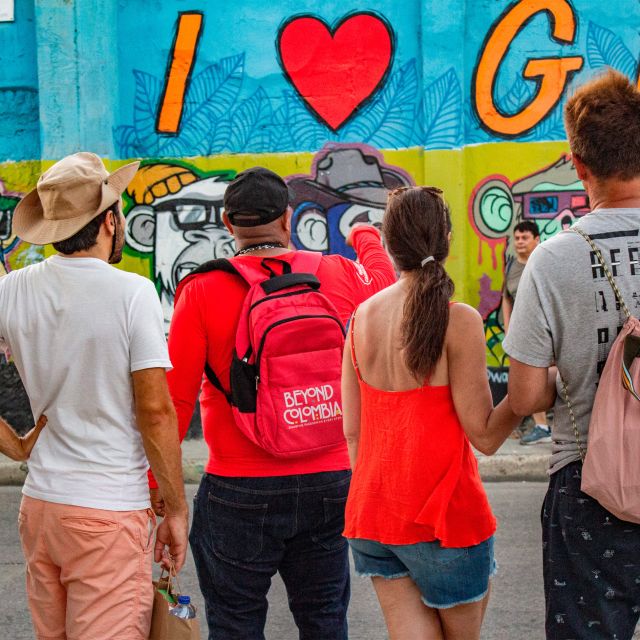 Getsemaní District at Night (With Dinner Included) - Live Tour Guide Languages