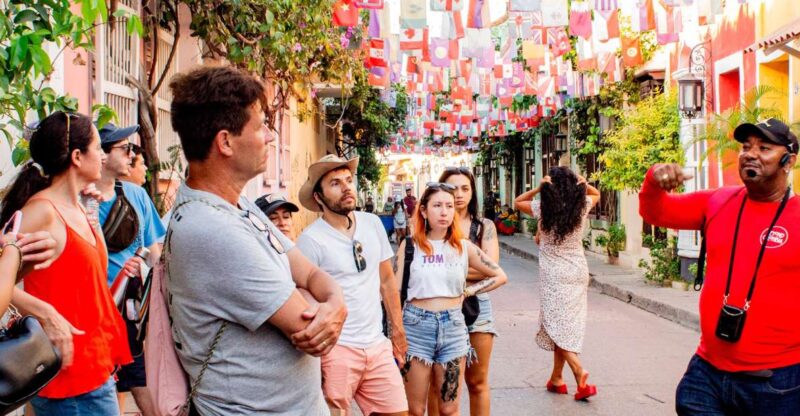 Getsemaní District at Night (With Dinner Included) - Key Points