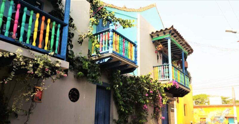 Getsemani: Private Walking Tour With German or Italian Guide - Key Points