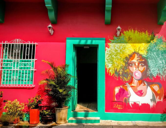Getsemani: Private Walking Tour With German or Italian Guide - Neighborhood Exploration