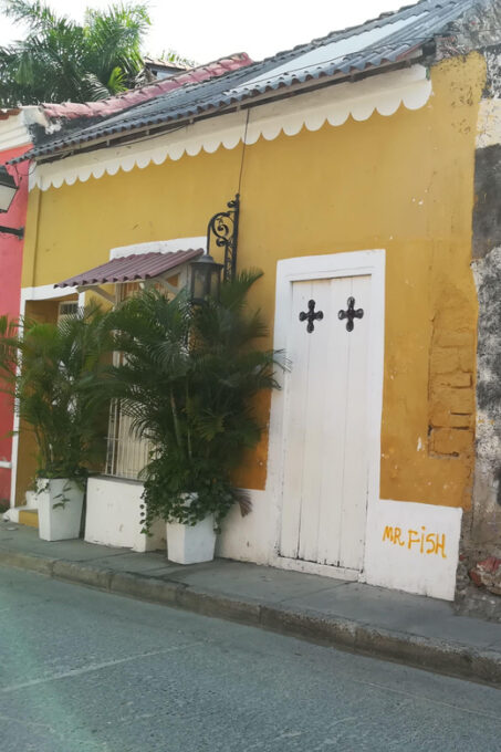 Getsemani: Private Walking Tour With German or Italian Guide - Booking and Cancellation