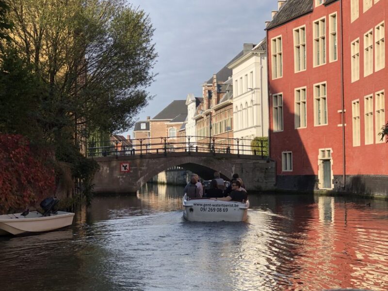 Ghent: 40-Minute Historical Boat Tour of City Center - Tour Features
