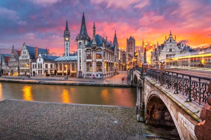 Ghent: Express Walk With a Local in 60 Minutes - Connecting With Local Lifestyle