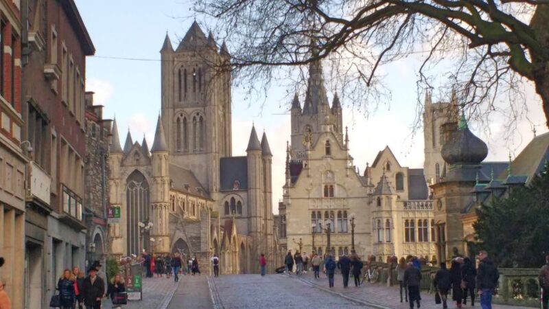 Ghent: Guided City Tour With Food and Drink Tastings - Tour Experience