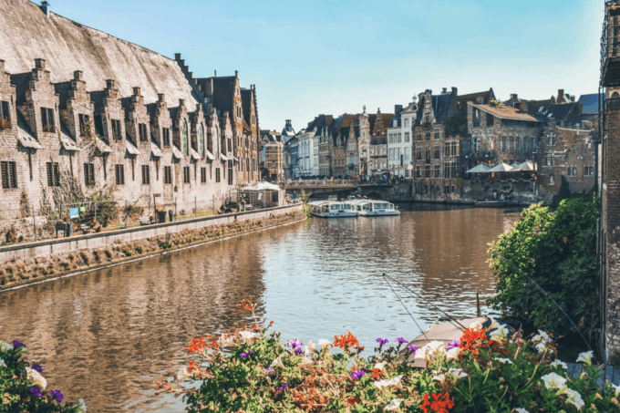 Ghent: Highlights App Guided Tour With Puzzles - Tour Pricing and Duration