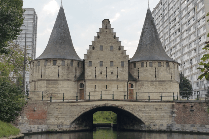 Ghent: Highlights App Guided Tour With Puzzles - Frequently Asked Questions