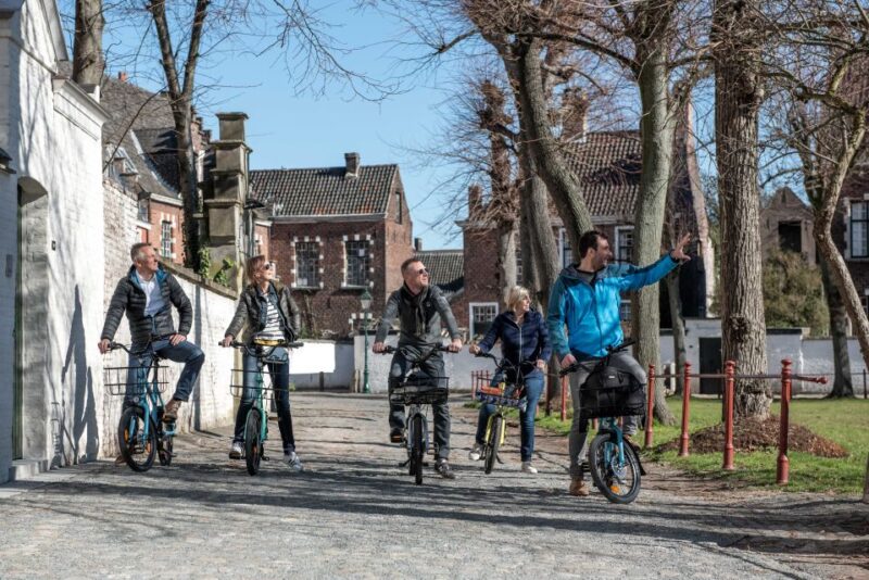 Ghent: Private Guided Bike Tour - City Insights