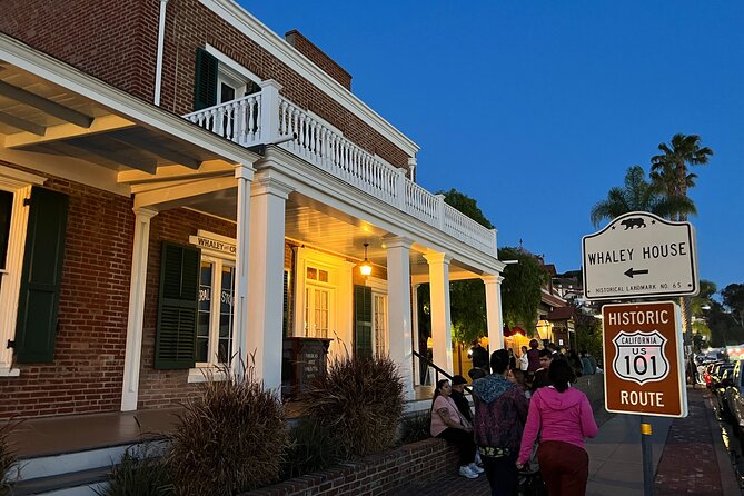 Ghosts of San Diego Walking Tour - Embracing the Spooky Atmosphere