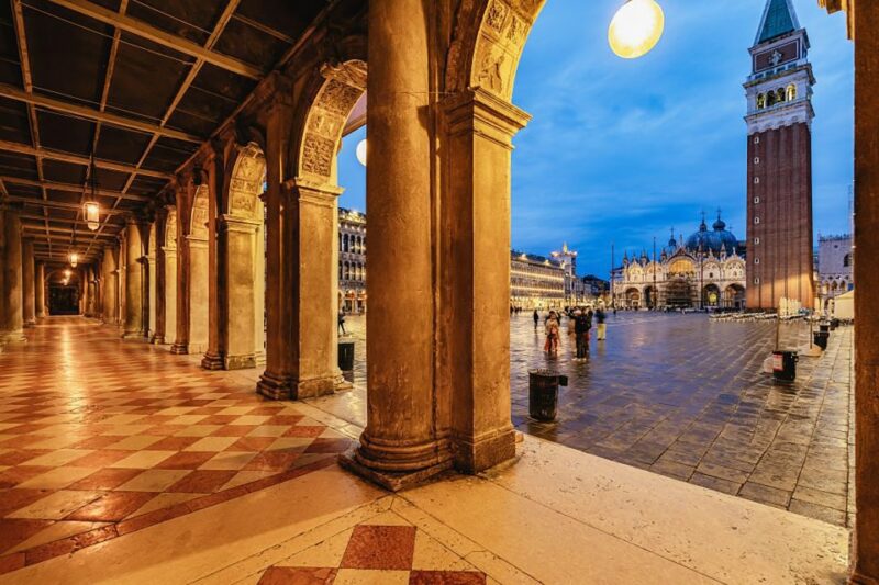 Ghosts of Venice: Castello, Malibran Theater, Cannaregio - Haunting Statues and Tragic History