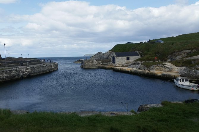 Giants Causeway and Glens of Antrim Day Trip - Touring the Giants Causeway
