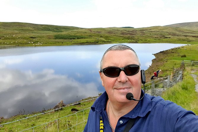 Giants Causeway, Carrick-a-Rede Ropebridge and Belfast Titanic - 5 Star Tour - Guided Commentary and Insights