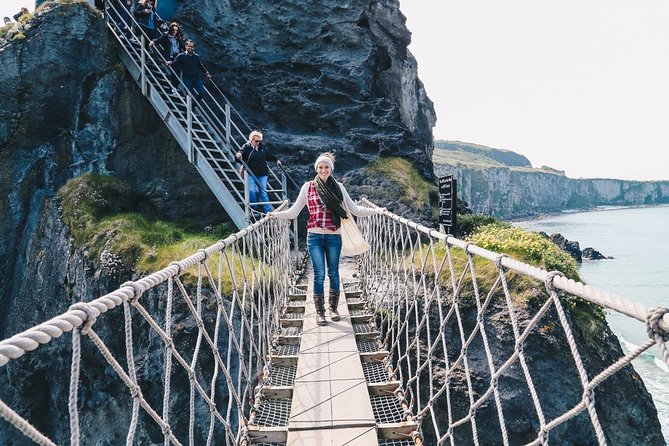 Giants Causeway Experience Day From Belfast in Luxury Mercedes - Traveling in Luxury Mercedes