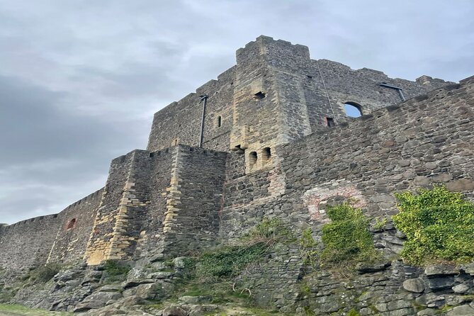 Giants Causeway, Rope Bridge, Carrickfergus Castle and Dark Hedges Tour - Tour Duration and Group Size