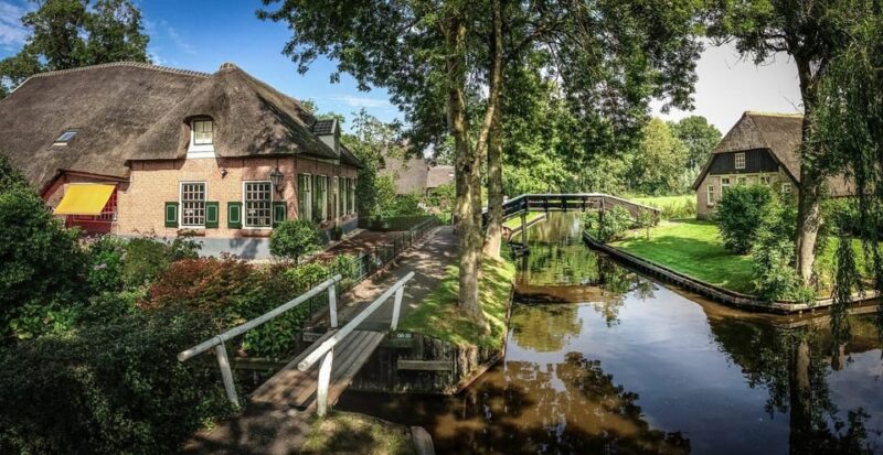 Giethoorn: 2 Hours 6 Persons Boat Steeringwheel + Cushions - Important Information