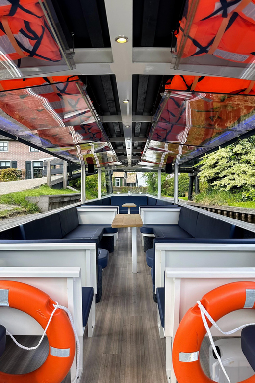 Giethoorn : Big Party Boat With Captain - Key Points