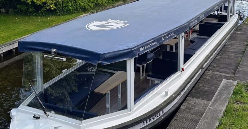 Giethoorn : Big Party Boat With Captain - Onboard Amenities