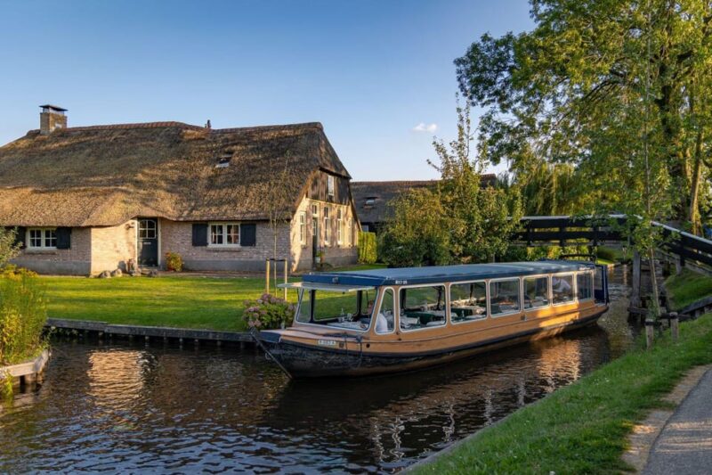 Giethoorn: Canal Cruise (1,5)Village Centre, Old Town & Lake - Boat Tour Details