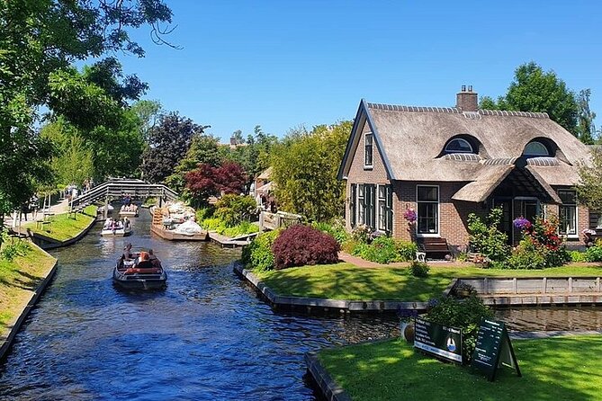 Giethoorn Day Trip From Amsterdam With Small Electric Boat - Meeting and Pickup Details