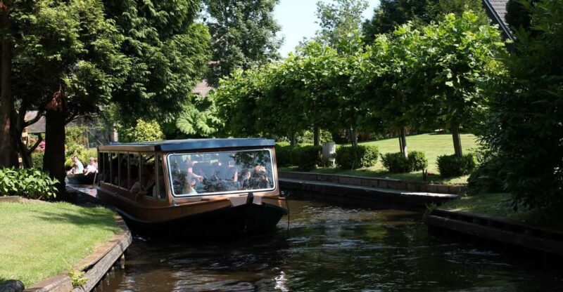 Giethoorn: Highlights Canal Cruise and Sightseeing Village - Key Points