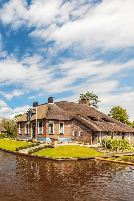 Giethoorn: Highlights Canal Cruise and Sightseeing Village - Pricing and Booking