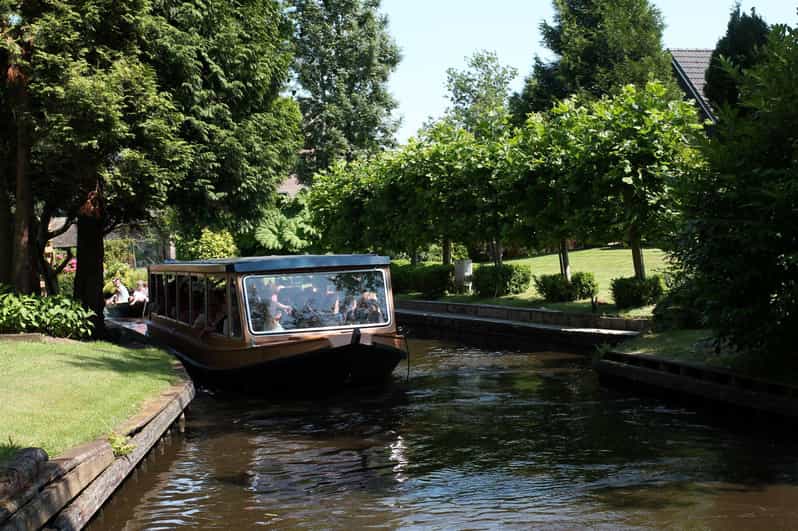 Giethoorn: Highlights Canal Cruise and Sightseeing Village - Tour Itinerary Details