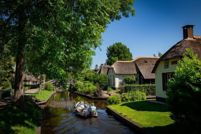 Giethoorn: Highlights Canal Cruise and Sightseeing Village - Customer Ratings and Reviews