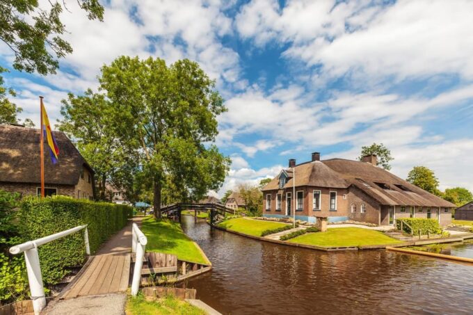 Giethoorn: Highlights Canal Cruise and Sightseeing Village - Frequently Asked Questions