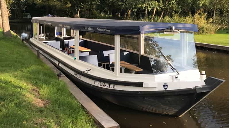 Giethoorn: Luxury Private Boat 2 Hour Tour With Local Guide - Key Points