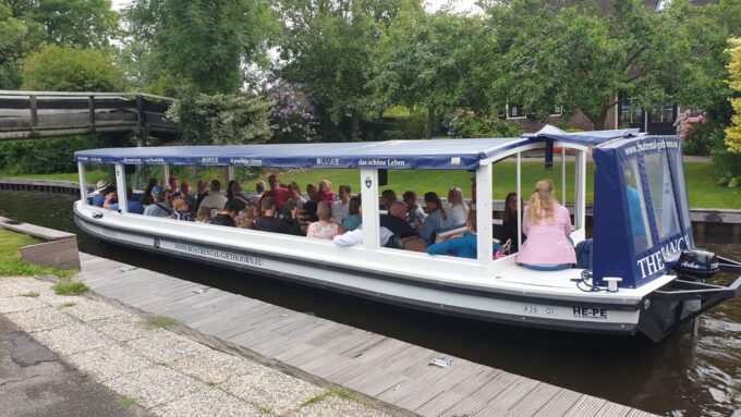 Giethoorn: Luxury Private Boat 2 Hour Tour With Local Guide - Frequently Asked Questions
