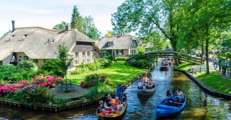 Giethoorn: Private Tour 6 HOURS - Experience Highlights