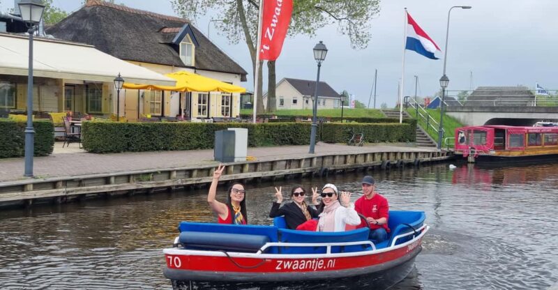 Giethoorn Private Tour With Open Boat and Local Captain - Pricing and Reservation