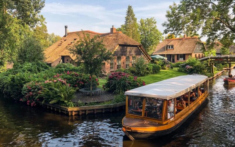 Giethoorn Tour - Highlights of Giethoorn