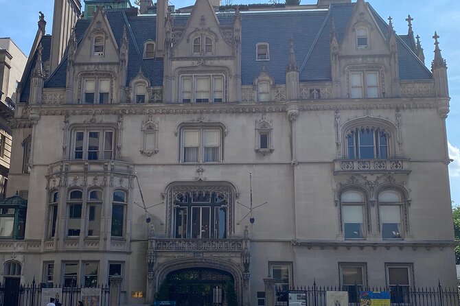 Gilded Age Mansions Tour in New York - Accessibility and Amenities