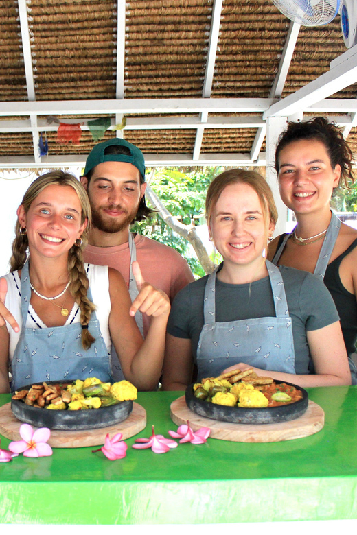 Gili Air: Kaktus Traditional Cooking Class - Passionate Instructors
