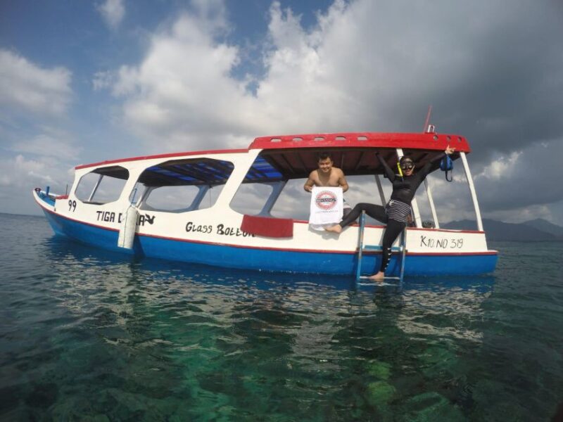 Gili Air/Trawangan: Glass-Bottom Boat Tour With Snorkeling - Key Points