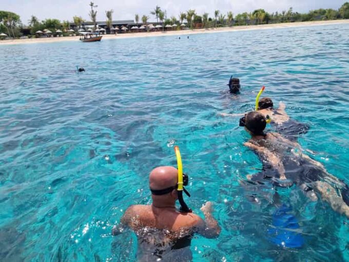 Gili Island Snorkeling: Gili Trawangan, Meno And Air - Exploring Gili Trawangan