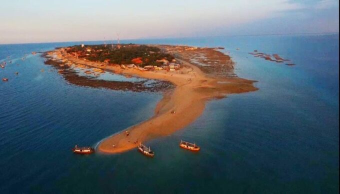 Gili Ketapang: Snorkeling & Local Island Wandering - Underwater Photography and Drone Capture