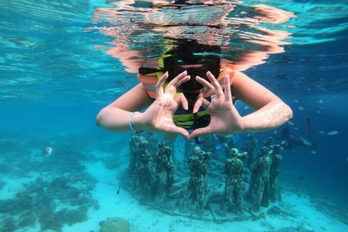 Gili Trawangan : 2 Hours Private Snorkeling 3 Spots + GOPRO - Underwater Statue Adventure