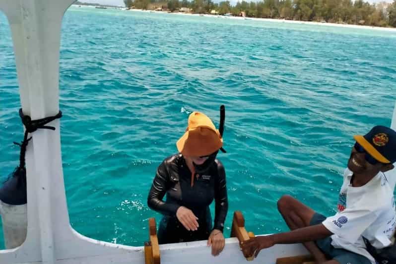 Gili Trawangan: Private or Share Guided Snorkeling Tour - Snorkeling Experience