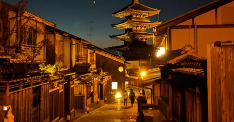 Gion: Night Owl Walking Tour - Shinto Shrine and Zen Temple