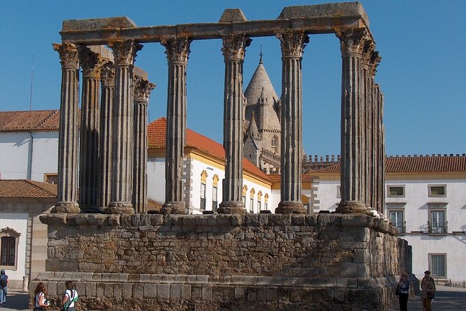 Giraldo Square and City Center Walking Tour of Évora - Chapel of Bones