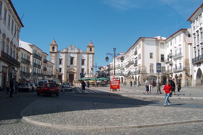 Giraldo Square and City Center Walking Tour of Évora - Frequently Asked Questions