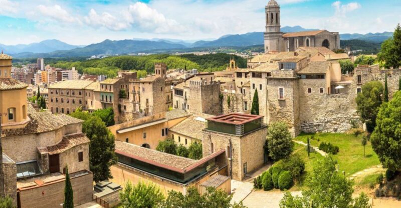 Girona and Costa Brava Private Tour From Barcelona by Car - Gironas Medieval Architecture