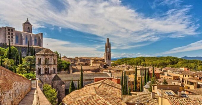 Girona: Discover the City - Audio Walking Guide App-Based - Preparation and Recommendations