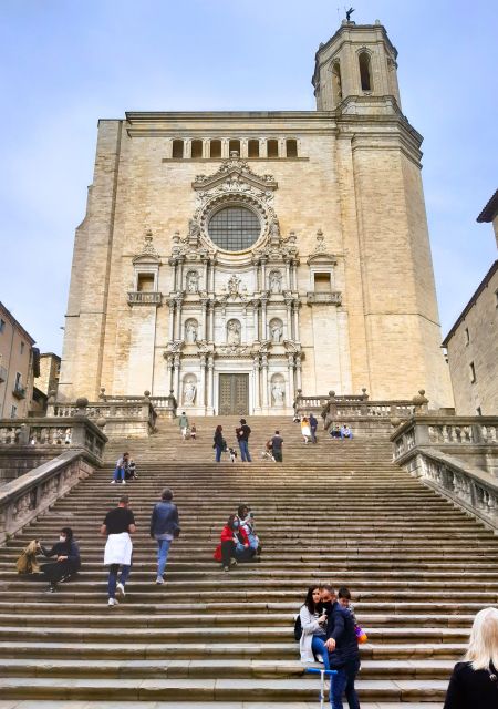 Girona: Discover the City - Audio Walking Guide App-Based - Immersive Storytelling Experiences
