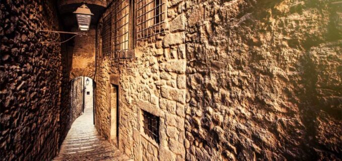 Girona: Game of Thrones Small Group Tour - Getting to Girona