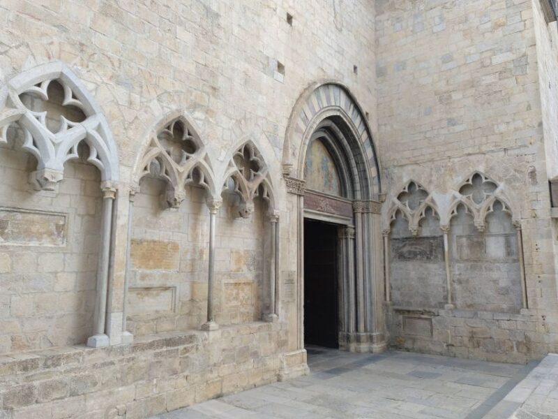 Girona: Guided Walking Tour With Attraction Entry Tickets - Highlights of the Walking Tour