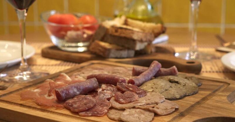 Girona: History and Gastronomy Small Group With Tastings - Exploring the Medieval Quarter